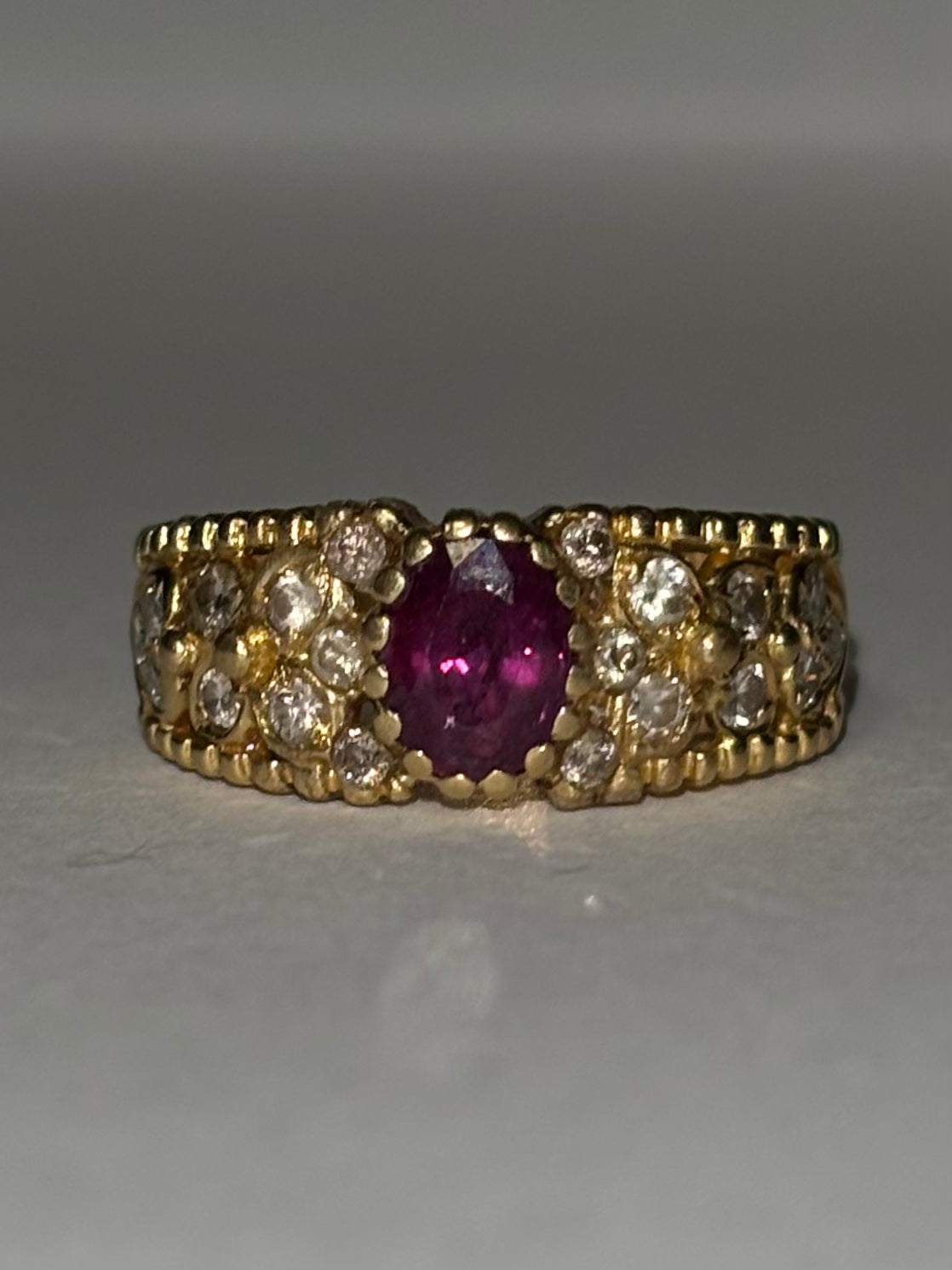 18K Yellow Gold Ruby & Diamond Ring – 1.24ct Ruby, .35ct Diamonds